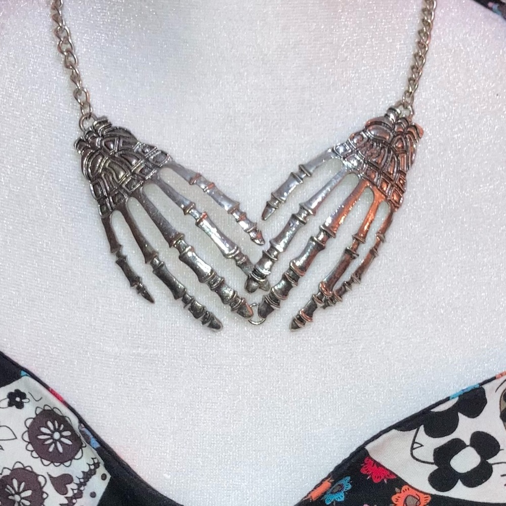 Vintage Skeleton Hands Joining in Front of neck Silver toned necklace EUC